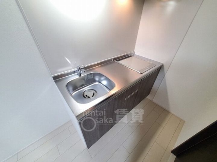 大阪府豊中市利倉2丁目の賃貸アパートのキッチン