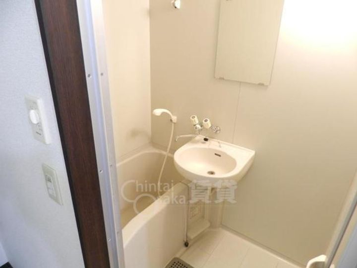 ヴィラージュみのおAの風呂