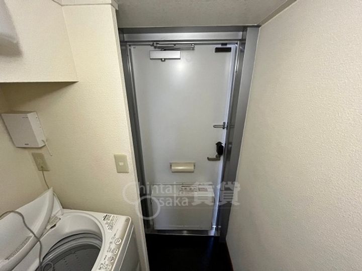 レオパレス佐井寺の玄関