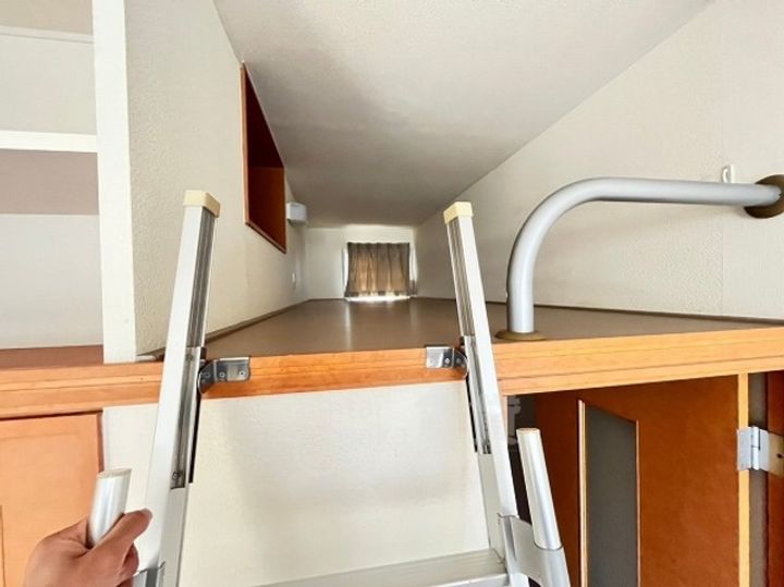 レオパレス佐井寺の居間