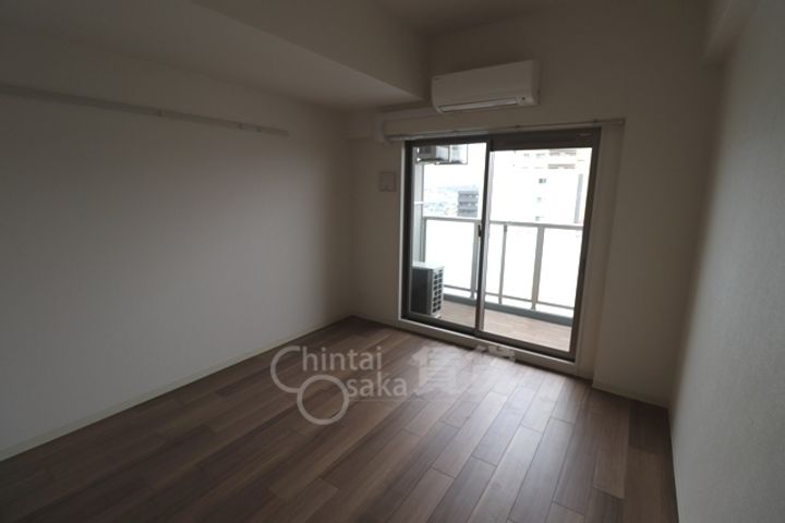 ディームス江坂の居間