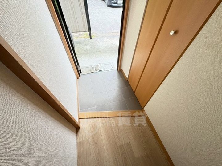 メゾン二翠 Bの玄関