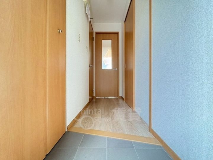 メゾン二翠 Bの玄関