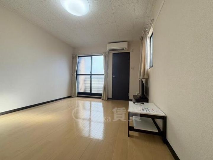 オーク豊中の居間