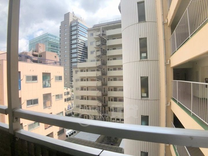 ニュー大阪ハイツの周辺