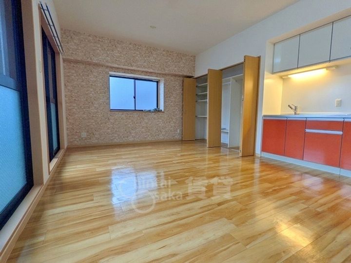 パレス東洋豊里2号館の居間