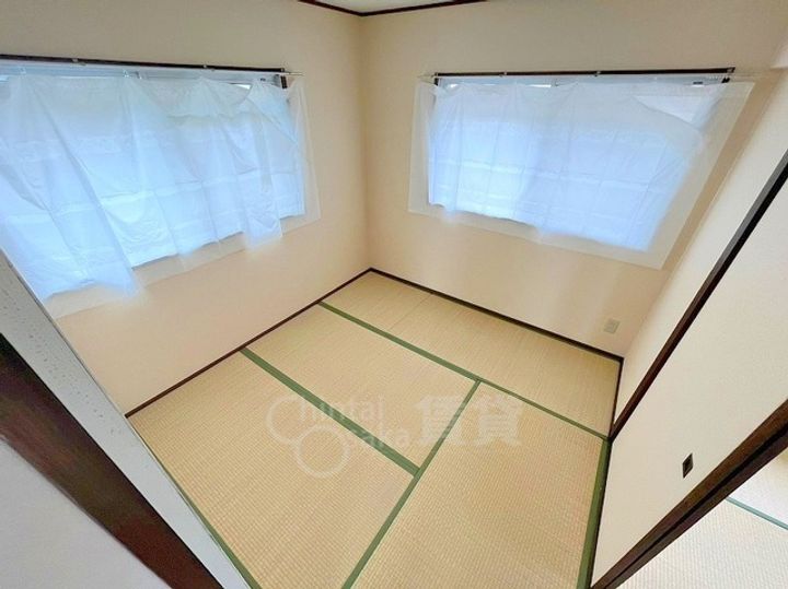 東和マンションの居間