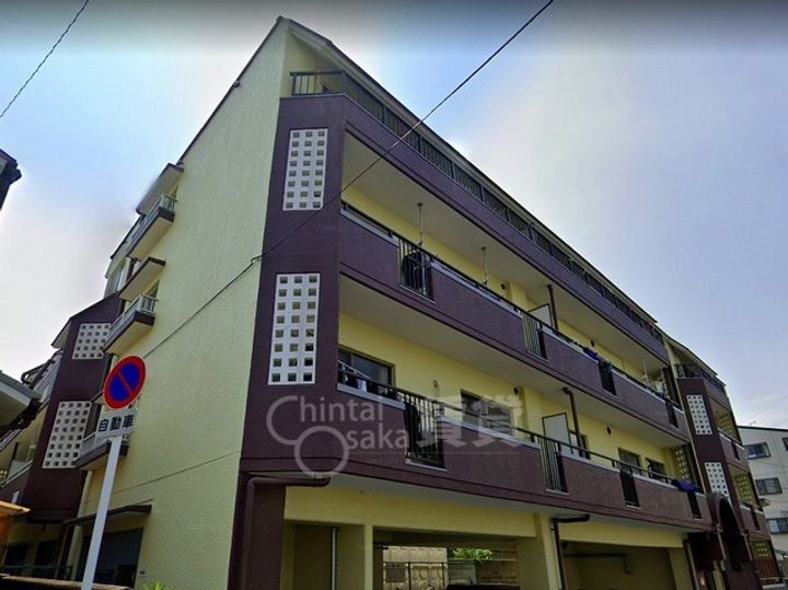 ベルフラワー山下の外観