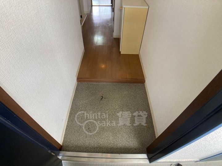 大阪府大阪市淀川区新高5丁目の賃貸マンションの玄関