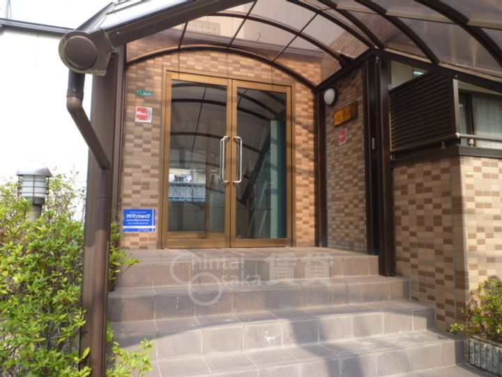 大阪府大阪市淀川区新高5丁目の賃貸マンションの玄関