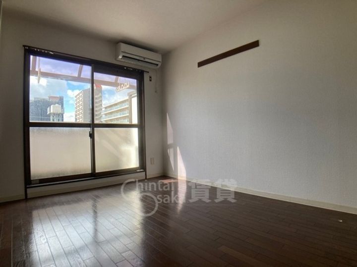 大阪府大阪市淀川区新高5丁目の賃貸マンションの居間