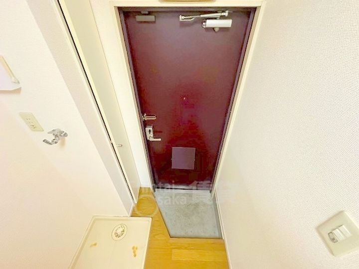 ハイツグローリーの玄関