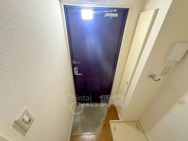 大阪府大阪市東淀川区豊里5丁目の賃貸アパートの玄関