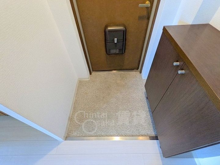 大阪府大阪市東淀川区菅原4丁目の賃貸マンションの玄関