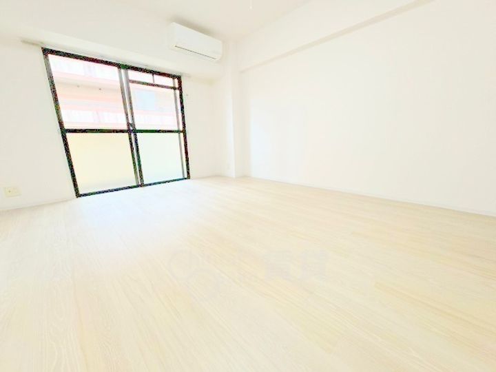 大阪府大阪市淀川区西中島1丁目の賃貸マンションの居間