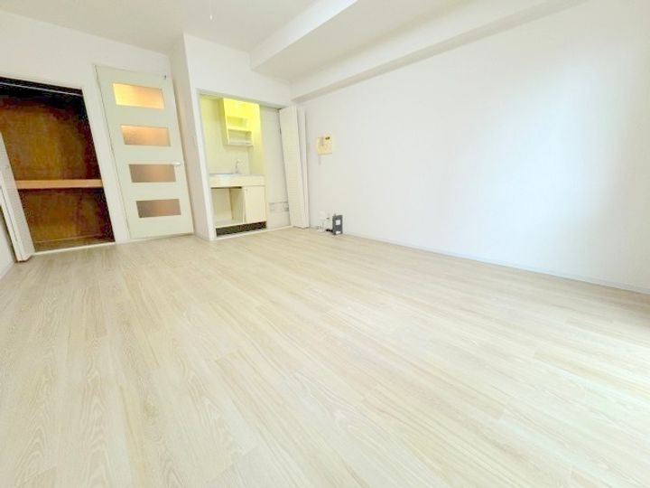 大阪府大阪市淀川区西中島1丁目の賃貸マンションの居間