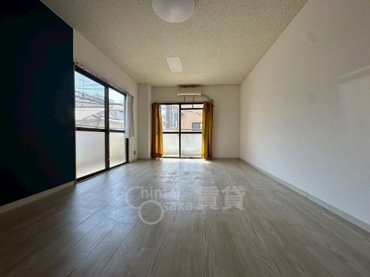 大阪府大阪市淀川区十三元今里2丁目の賃貸マンションの居間