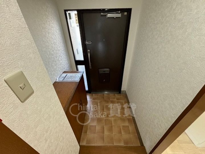 ローズコーポ千里C棟の玄関