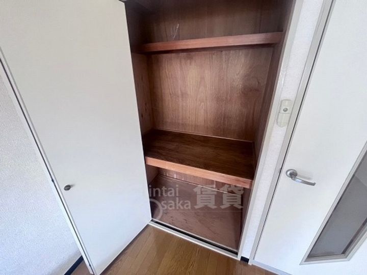 兵庫県川西市花屋敷山手町の賃貸マンションの内装