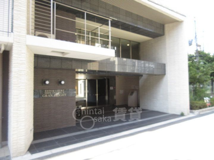 大阪府大阪市東淀川区東中島2丁目の賃貸マンションの玄関