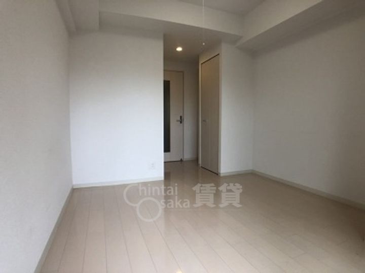 大阪府大阪市東淀川区東中島2丁目の賃貸マンションの居間