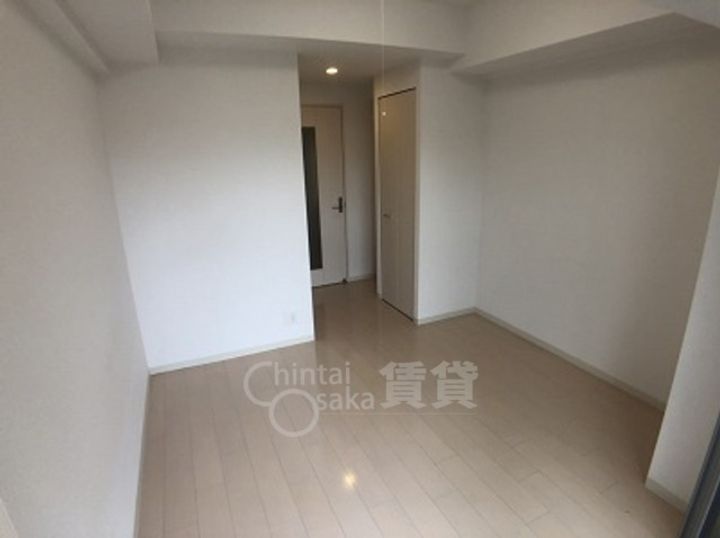 大阪府大阪市東淀川区東中島2丁目の賃貸マンションの居間