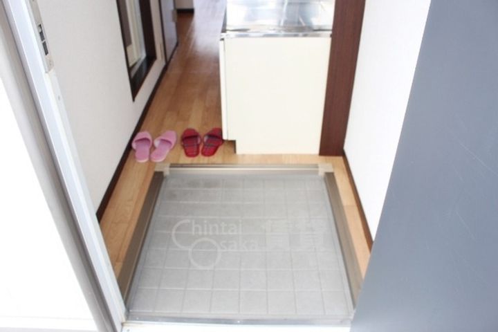 ヴィラージュみのおAの玄関