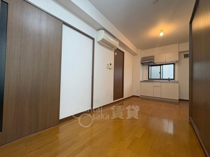 大阪府大阪市淀川区新高2丁目の賃貸マンションの居間