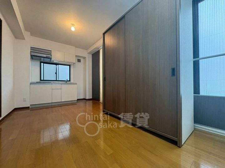 大阪府大阪市淀川区新高2丁目の賃貸マンションの居間