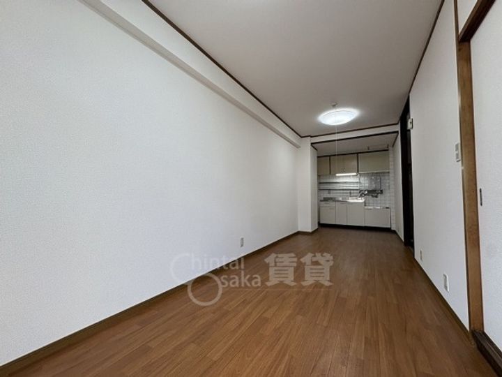 大阪府大阪市東淀川区豊新4丁目の賃貸マンションの居間