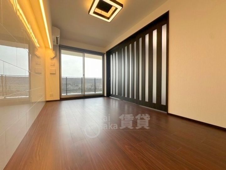 大阪府大阪市淀川区新高5丁目の賃貸マンションの居間
