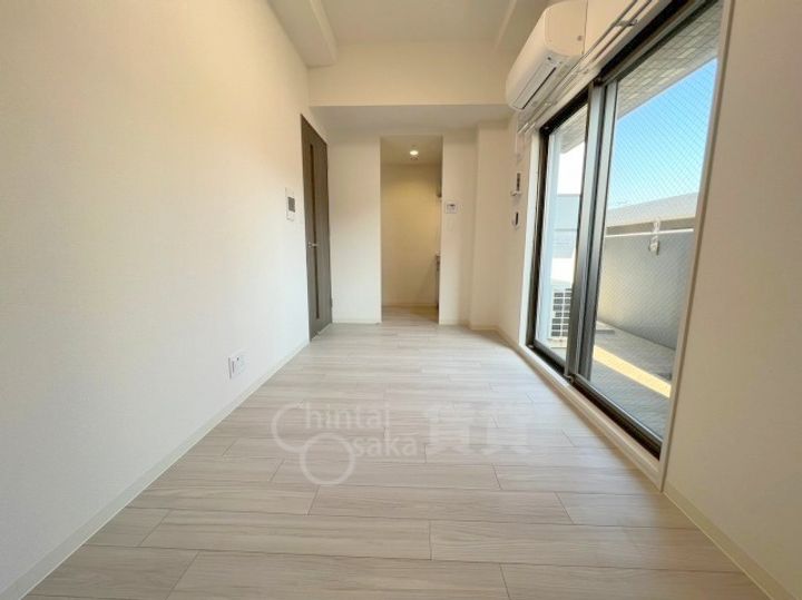 大阪府大阪市淀川区十八条1丁目の賃貸マンションの居間