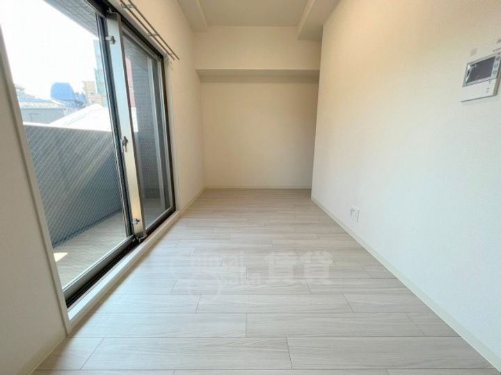 大阪府大阪市淀川区十八条1丁目の賃貸マンションの居間