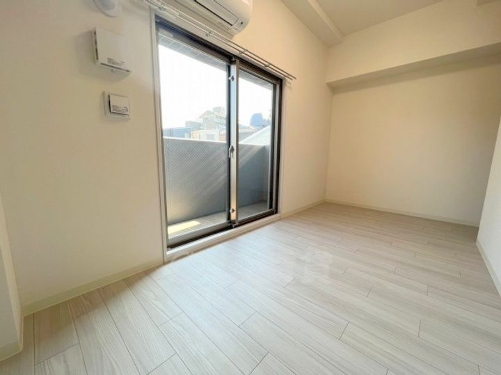 大阪府大阪市淀川区十八条1丁目の賃貸マンションの居間