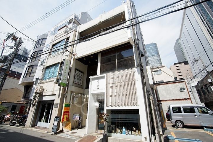 フラッグス肥後橋の外観