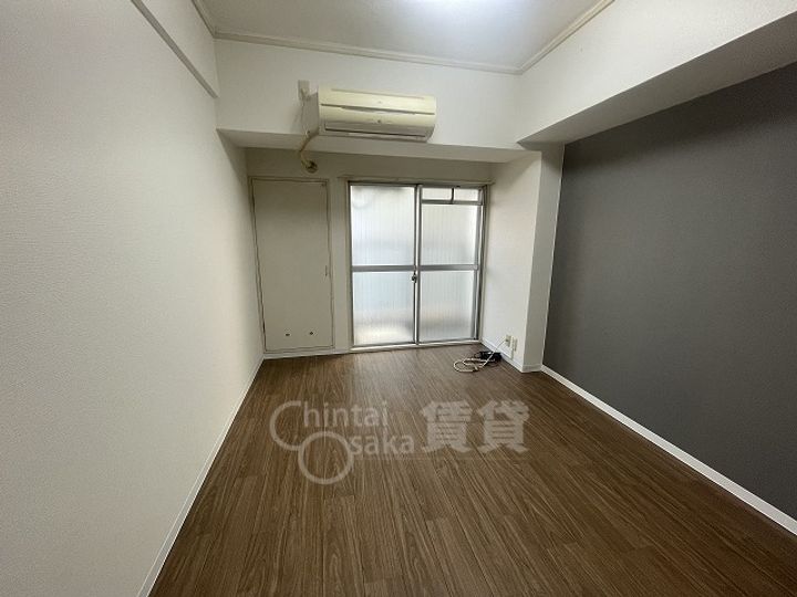 ジョイフル西船場の居間