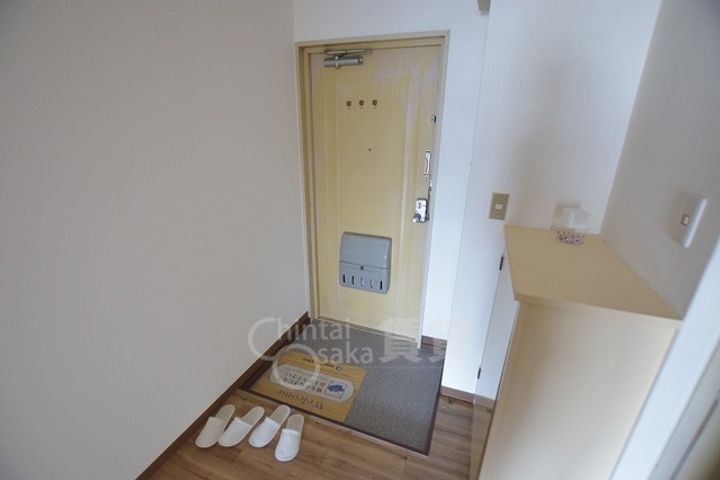 第一三井ビルの玄関