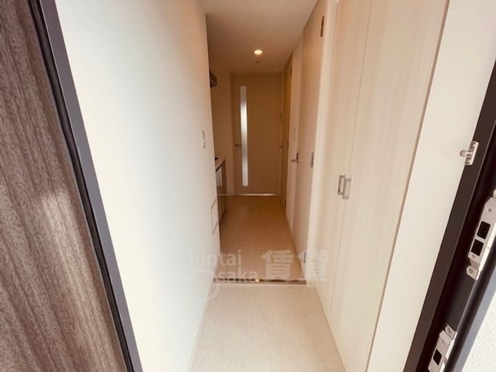 大阪府大阪市福島区吉野5丁目の賃貸マンションの玄関