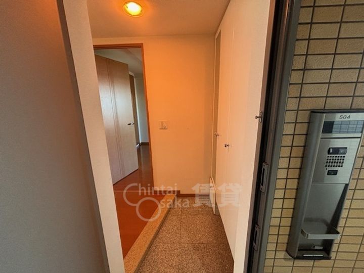 大阪府大阪市北区中津3丁目の賃貸マンションの玄関