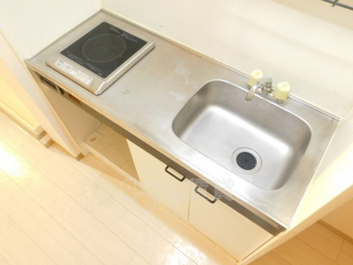 兵庫県川西市南花屋敷1丁目の賃貸アパートのキッチン