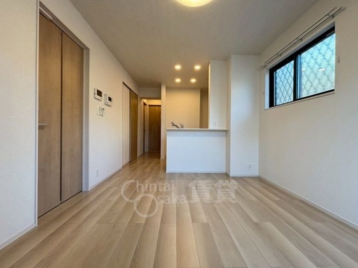 大阪府吹田市山田東3丁目の賃貸アパートの居間