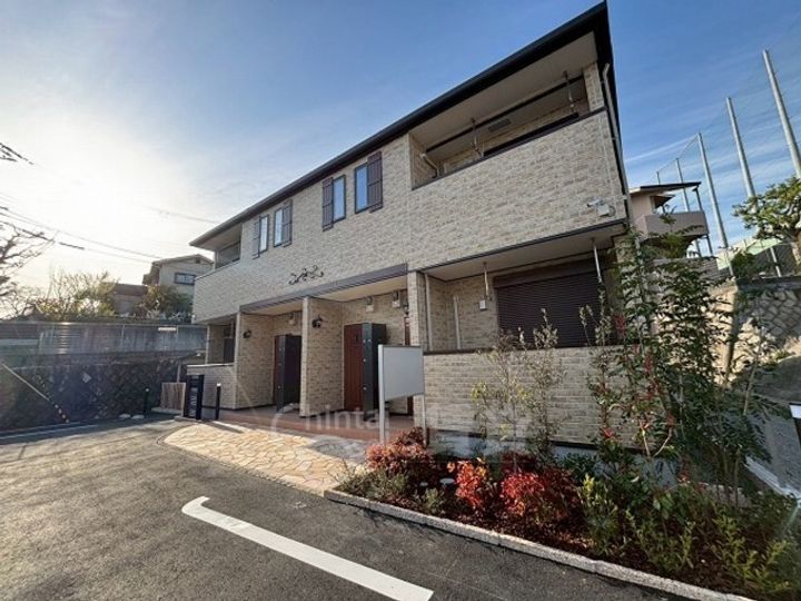 大阪府吹田市山田東3丁目の賃貸アパートの外観