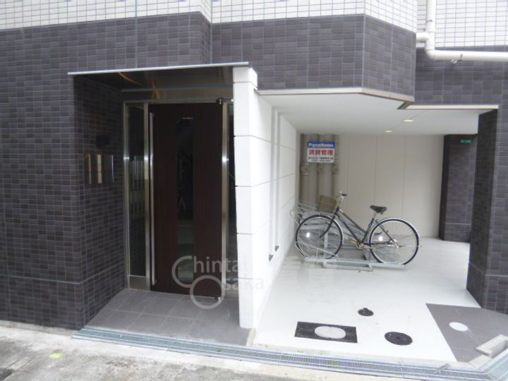 大阪府大阪市淀川区東三国5丁目の賃貸マンションの玄関