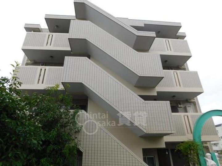 大阪府池田市八王寺1丁目の賃貸マンションの外観