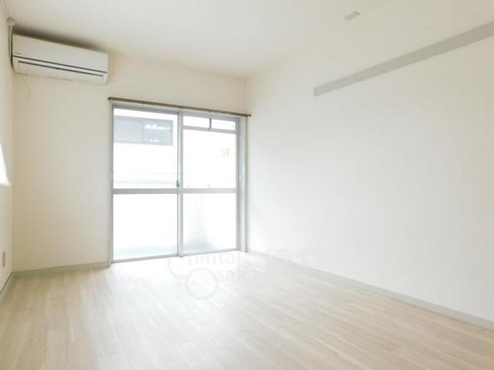 大阪府池田市八王寺1丁目の賃貸マンションの居間