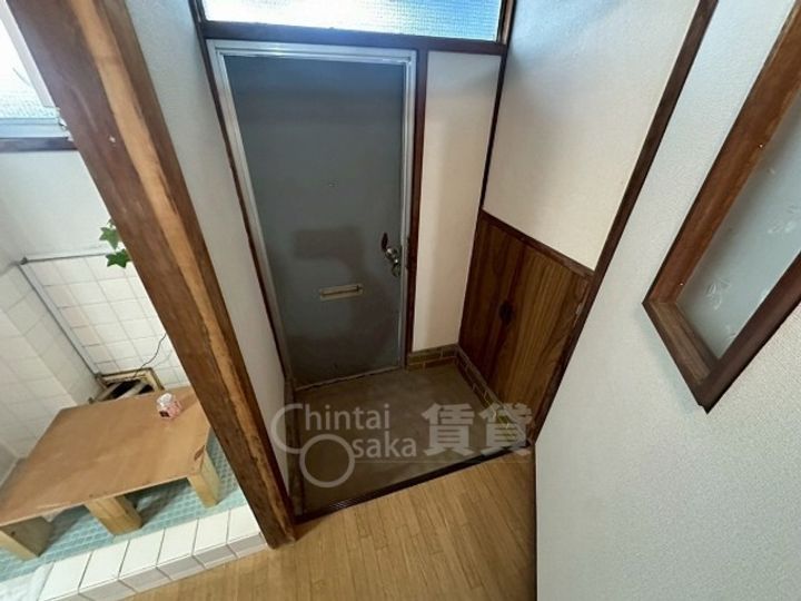 マンション雲雀丘の玄関