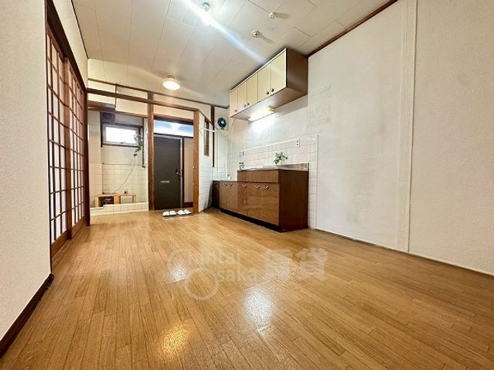 マンション雲雀丘の居間