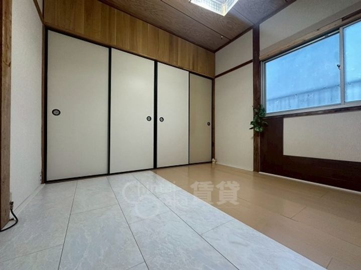 マンション雲雀丘の居間