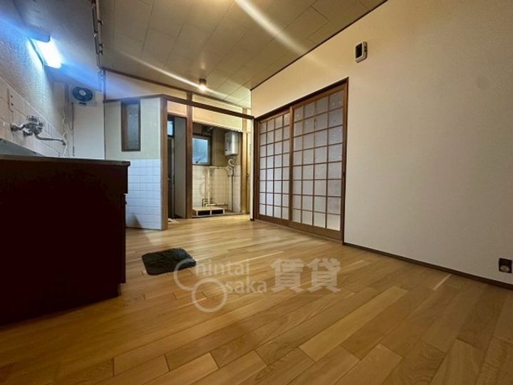 兵庫県宝塚市雲雀丘1丁目の賃貸マンションの居間