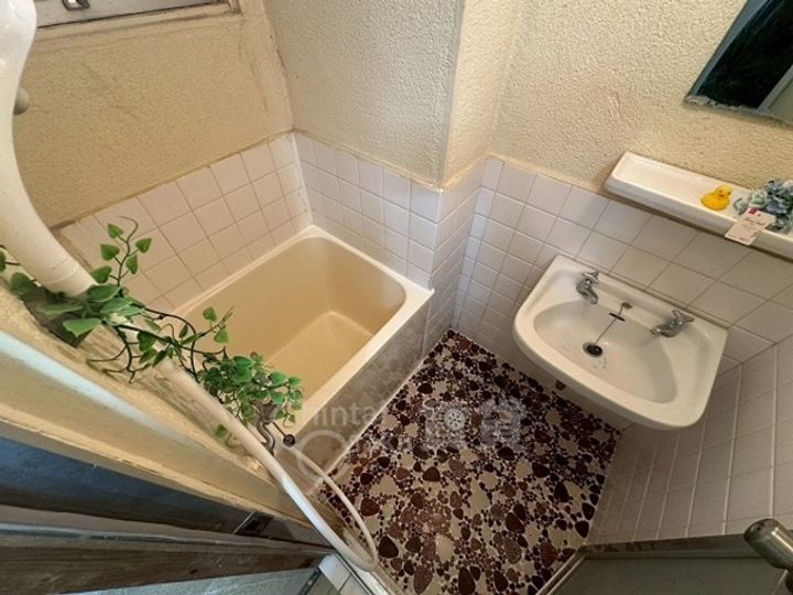 兵庫県宝塚市雲雀丘1丁目の賃貸マンションの風呂